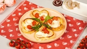 Слойки с креветками и моцареллой