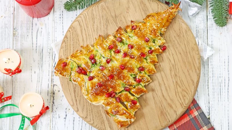 Ёлочка из слоеного теста 