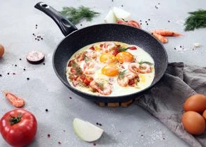 Яичница с креветками