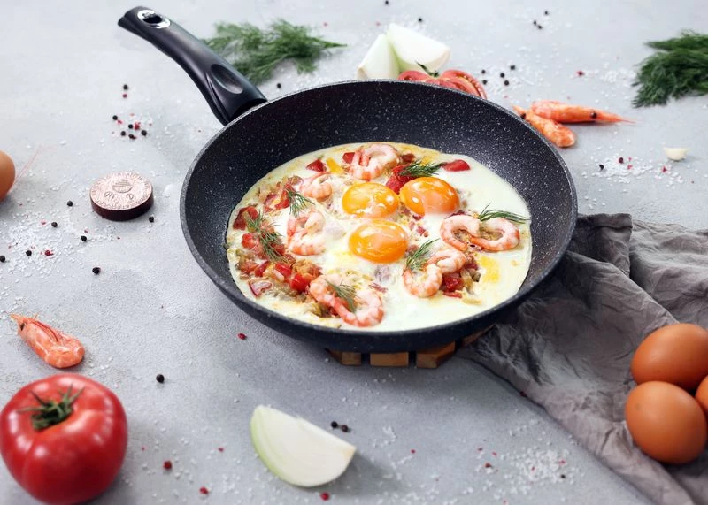 Яичница с креветками