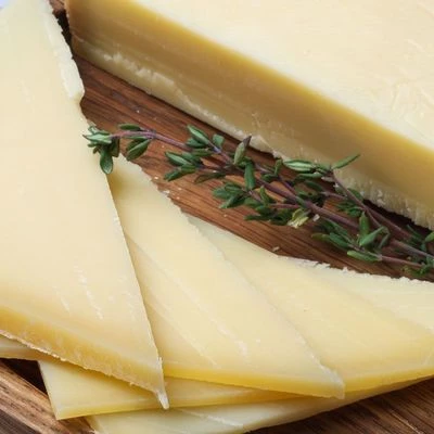 Сыр Турмезан Black Label 48% жир. Деликатеска ~250г-1}