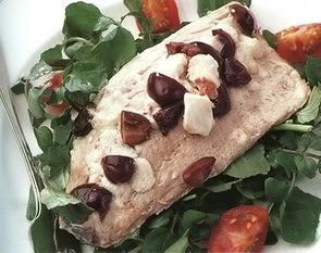 Кефаль по-гречески с маслинами  и сыром фета