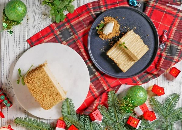 Подавать с мороженым и веточкой мяты. Приятного аппетита!
