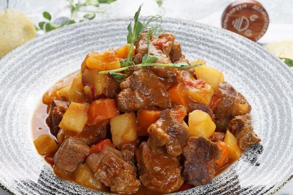 Включить мультиварку на режим тушение на 40-50 минут.