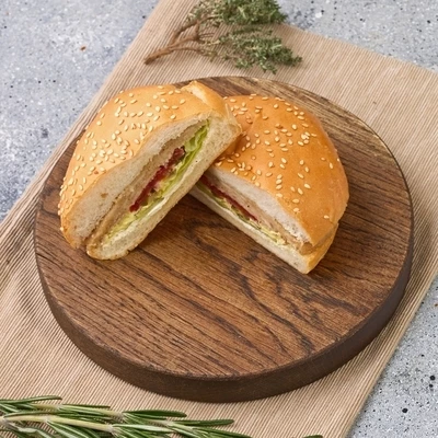 Бургер с куриной котлетой Деликатеска 180г-1}