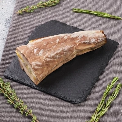 Осетр горячего копчения филе-кусок хвостовая часть ~300г-1}