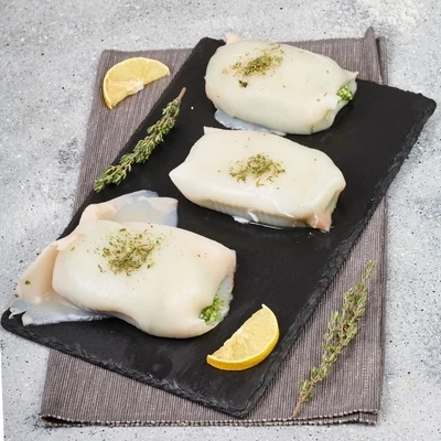 Кальмар фаршированный сыром и шпинатом ~600г-1}