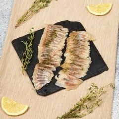 Сельдь слабосоленая с укропом филе-кусочки Деликатеска 100г