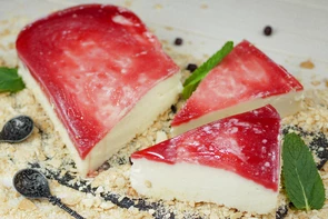 Йогуртовый мусс с малиновым желе