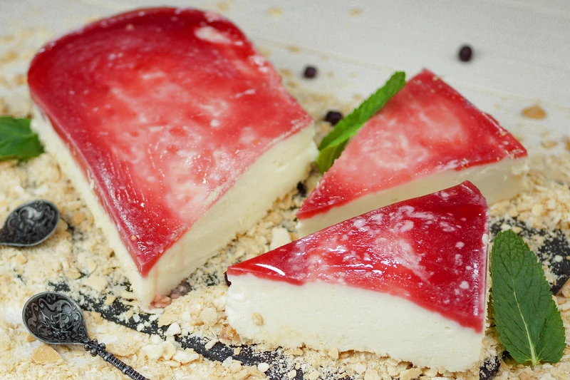 Йогуртовый мусс с малиновым желе