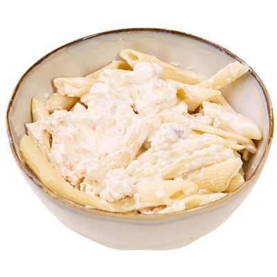 Пенне с копченым лососем в сливочном соусе Деликатеска 260г-0}