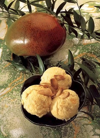 Сливочное мороженое с манго