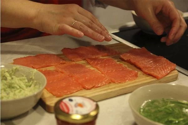 Смешайте их с японским майонезом Оттоги, небольшим количеством сахара и соли.