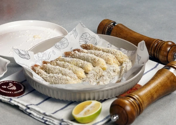 Выложить в форму для запекания на пергамент, смазанный маслом. Запекать в разогретой до 180 градусов духовке в течение 7 минут. 
