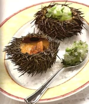 Морские ежи с граните из шампанского