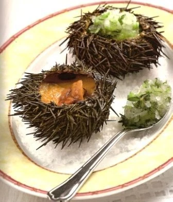 Морские ежи с граните из шампанского