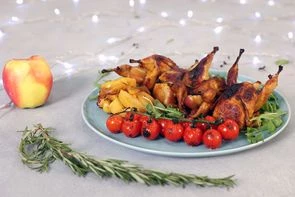Перепела с яблоками