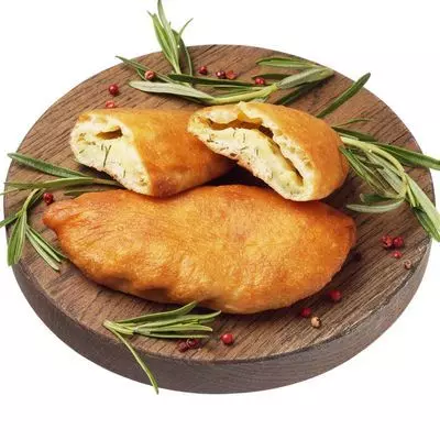 Жареный пирожок с картошкой, сыром и укропом Деликатеска 160г свежего ...