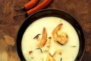 Кокосовый суп с королевскими креветками