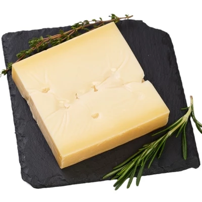 Сыр полутвердый Эмменталь 45% жир. Деликатеска ~200г-0}