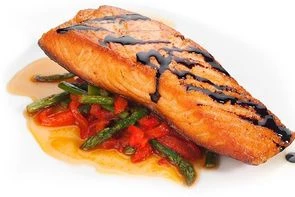 Нерка с овощами на гриле