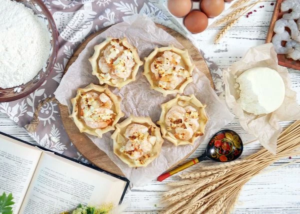 Поставить в разогретую до 180 градусов духовку на 15 минут. Приятного аппетита! 

