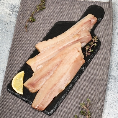 Сельдь тихоокеанская подкопченная филе в масле 200г-1}