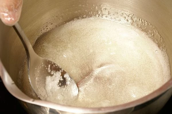 Желатин растворить до прозрачности. Не кипятить!