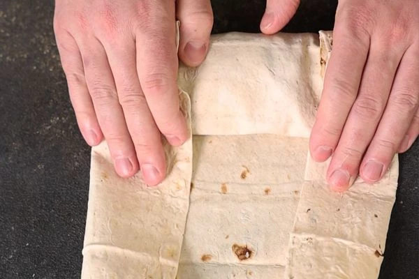 Лаваш завернуть.