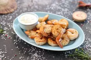 Креветки в маринаде Конфи с соусом Тартар