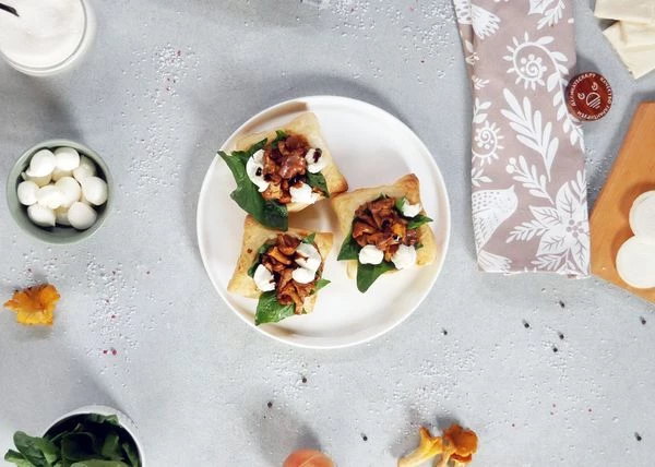 Оформить бальзамическим соусом. Приятного аппетита!
