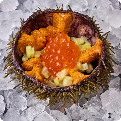 Еж с огурцом и красной икрой-0}