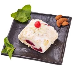 Рулет Меренговый с вишней Деликатеска 180г