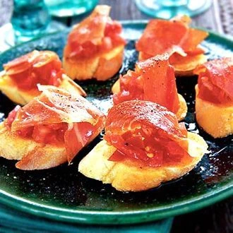 Томатные хлебцы с пармской шейкой