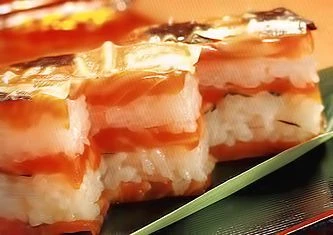 Прессованные суши  с лососем 