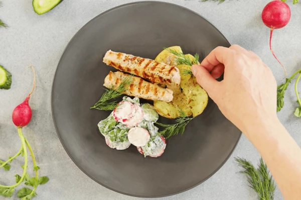 Оформить укропом. Приятного аппетита!