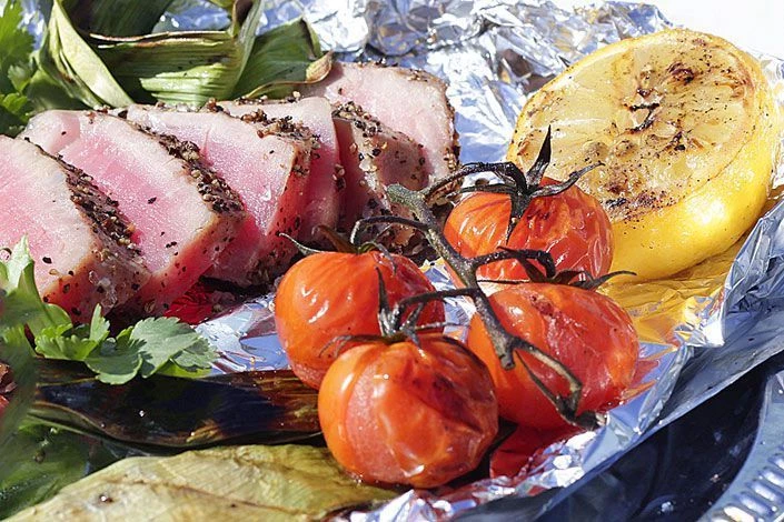 Стейк тунца на гриле