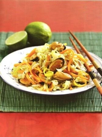 Теплый салат с мидиями