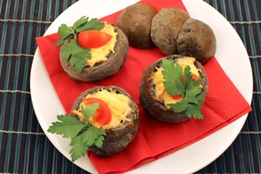 Жюльен в черной булочке