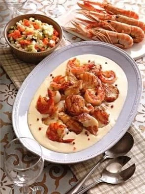 Картофельный суп с барабулькой и морепродуктами