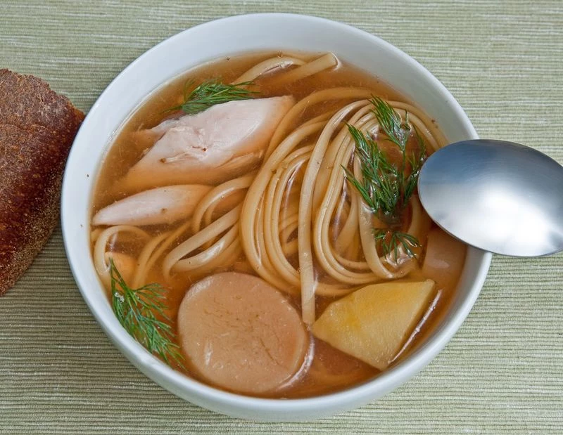 Суп из кролика с белыми грибами и лингвини