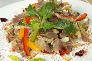 Салат с куриными желудками