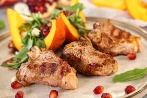 Седло фермерского ягненка на гриле с печеной тыквой