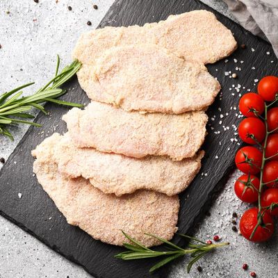 Котлета из свинины натуральная панированная в сухарях от Шефа ~400г-0}