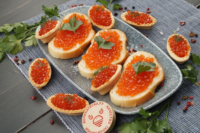 Красная икра разных рыб: в чем отличия и какую выбрать?