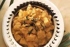 Желтое кари из курицы (Каенг карри кай)