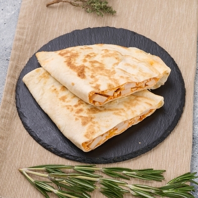 Кесадилья с ветчиной из индейки и сыром Деликатеска 230г-1}