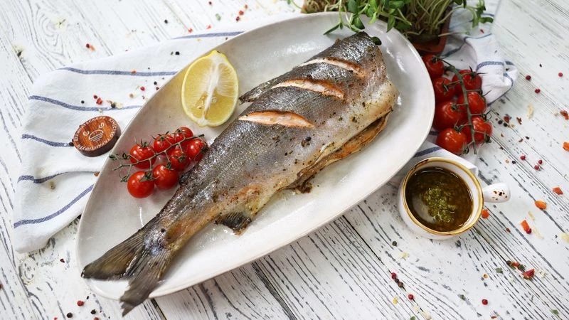 Кижуч в масле Конфи с соусом Чимичурри