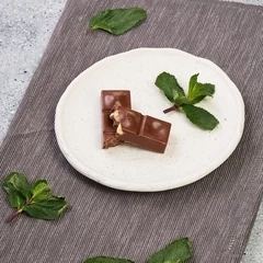 Шоколад молочный без сахара с цельным фундуком Пища богов 30г