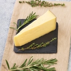 Сыр твердый Пармезан Деликатеска 40% жир. ~200г